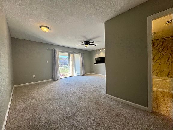 2nd image of 401 Marshall Ct NW Unit 2