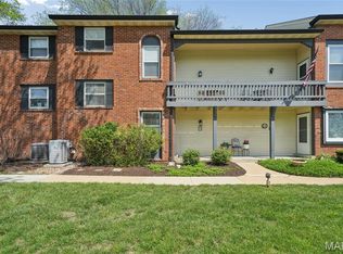 16 Conway Cove Dr, Chesterfield, MO