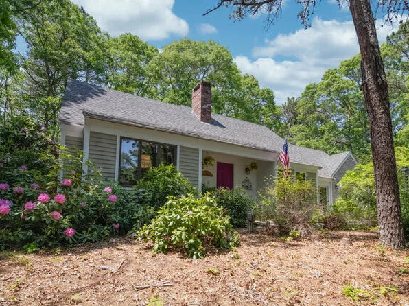 28 North Way, Mashpee, MA 02649