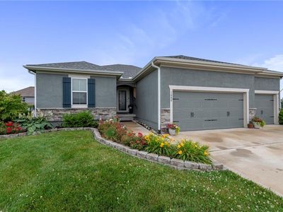 1000 SE Auburn Ct, Blue Springs, MO, 64014