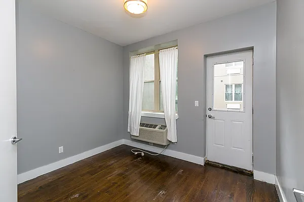 Rented by Nooklyn NYC LLC | media 8