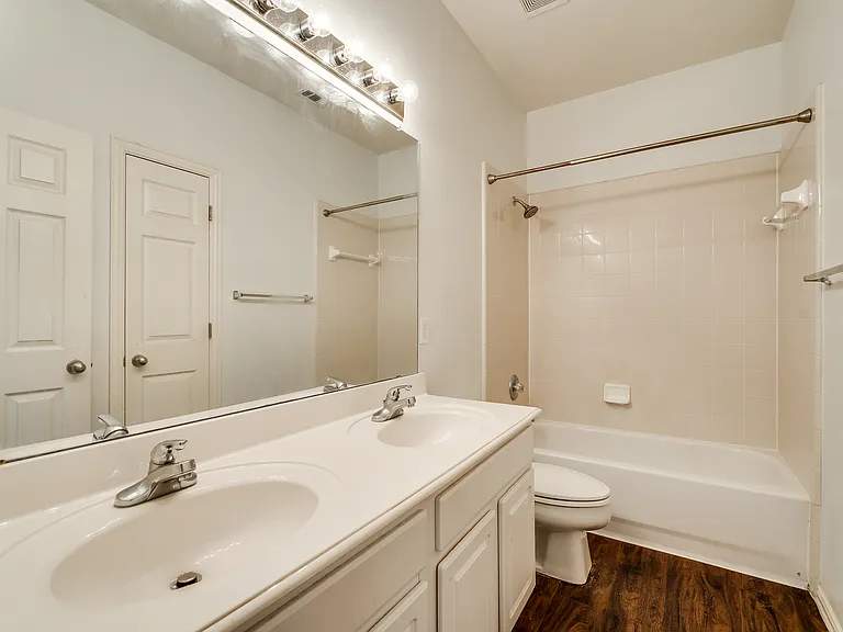3209 Bloomfield Trl — Photo 1
