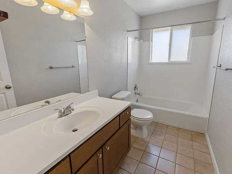 Marmalade Apartments — Photo 13