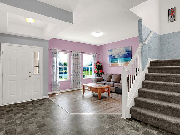 4th image of 180 Blue Lace Dr