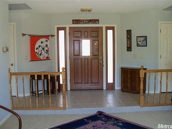 3rd image of 707 Fairview Dr