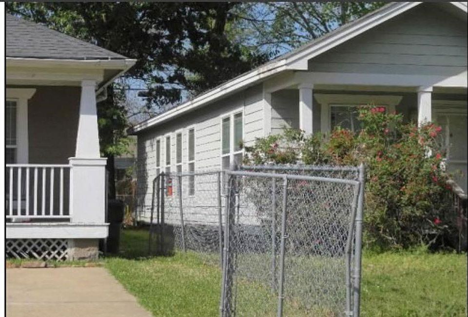 2nd image of 2706 Stonewall St