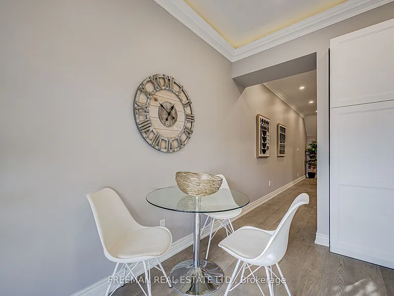 916 Manning Ave #MAIN2ND FLOOR — Photo 8