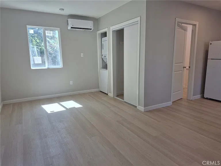 8913 Rathburn Ave — Photo 9