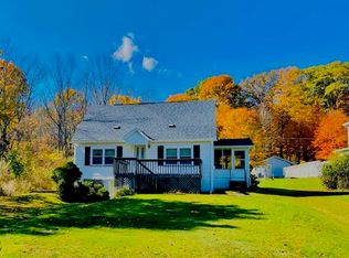 3058 Lower Demunds Rd, Dallas, PA 18612