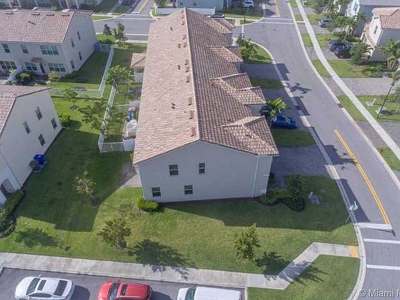 4th image of 909 Banyan Dr Unit 909