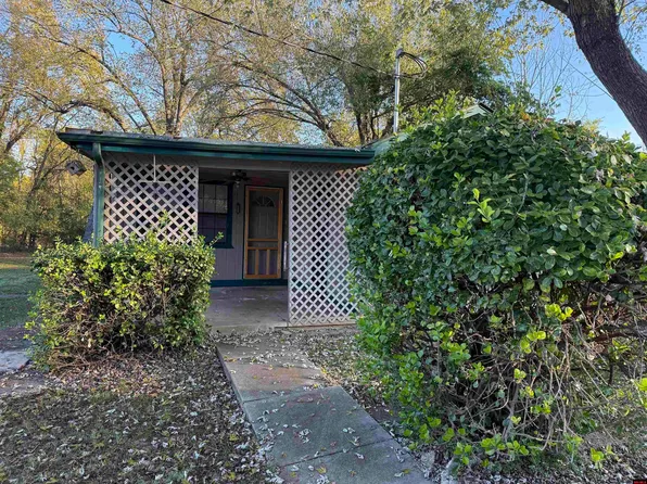 505 Girard St, Flippin, AR 72634