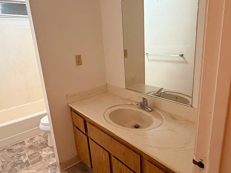 7400 Bruno Way — Photo 5