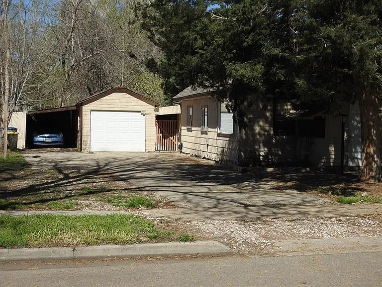 517 Atwood St — Photo 1