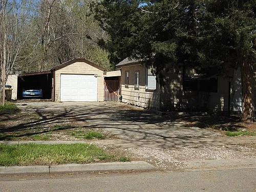 517 Atwood St Photo 1
