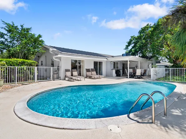 10885 Magnolia St, Palm Beach Gardens, FL 33418