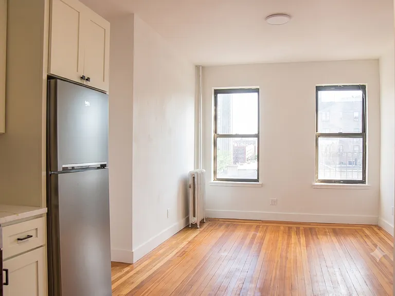 601 W 181st St #333 — Photo 3