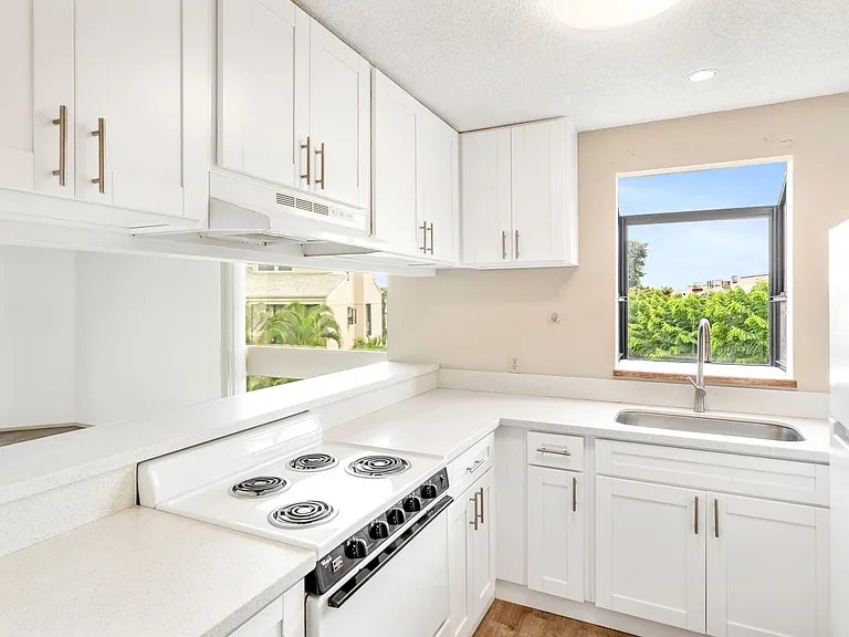 75-5669 Kuakini Hwy #5-201 — Photo 19