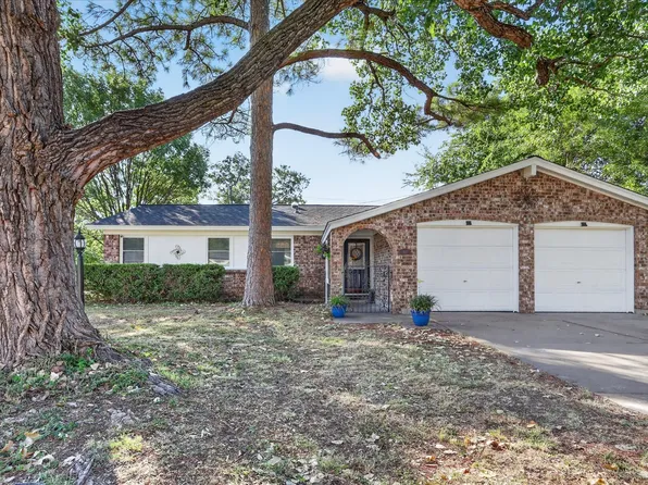 441 Nathan St, Burleson, TX 76028