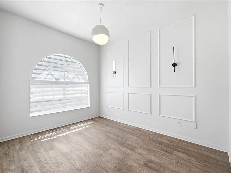 2210 Towering Oaks Cir — Photo 12