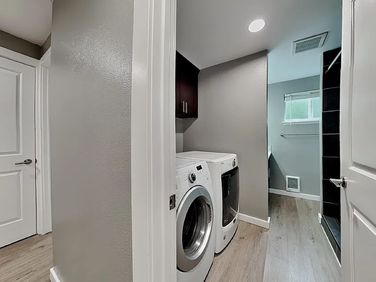 1105 S Woodlawn St #2 — Photo 12