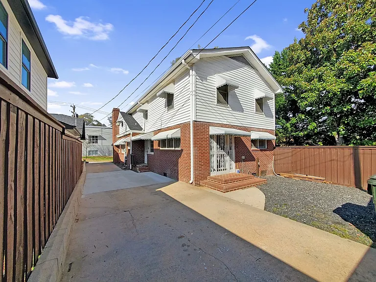 504 University Rdg — Photo 21