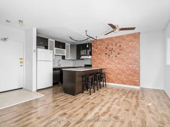 114 Vaughan Rd #407, Toronto, ON M6C 2M1