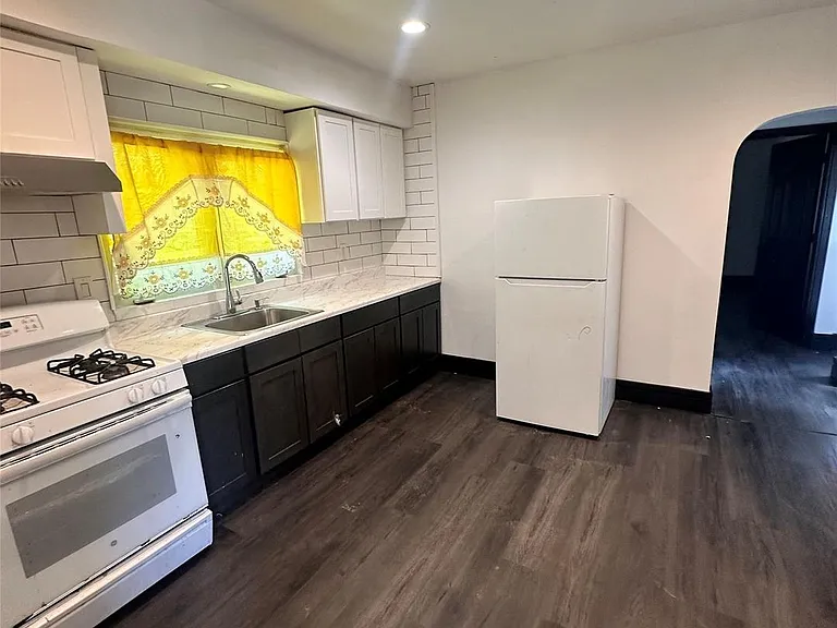 152 Smith St #2 — Photo 6