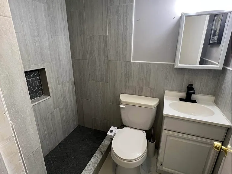 1221 Hillside Pl #G — Photo 1