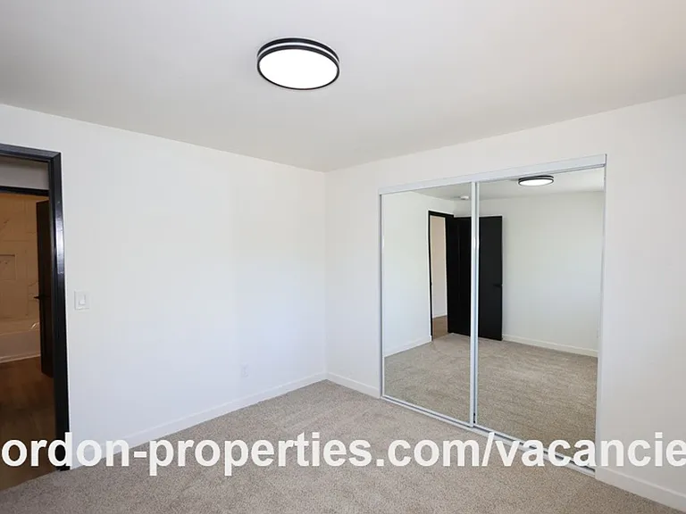 8960 SE Tolbert St #2 — Photo 16