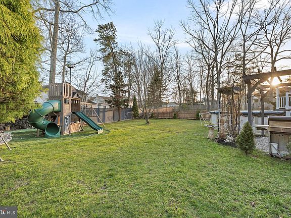 4th image of 11 Frederick St