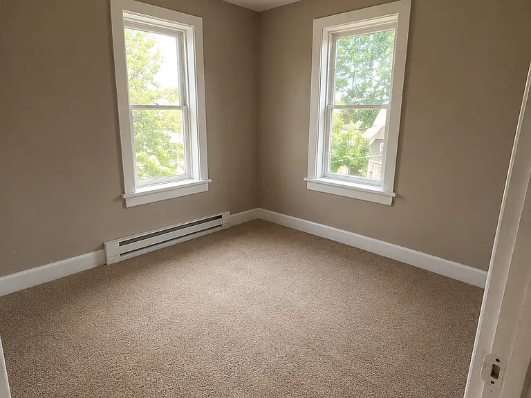 215 3rd St NW #1 — Photo 2