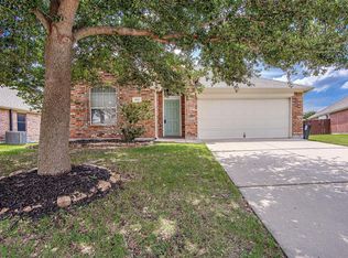 931 Hunter Ln, Burleson, TX 76028