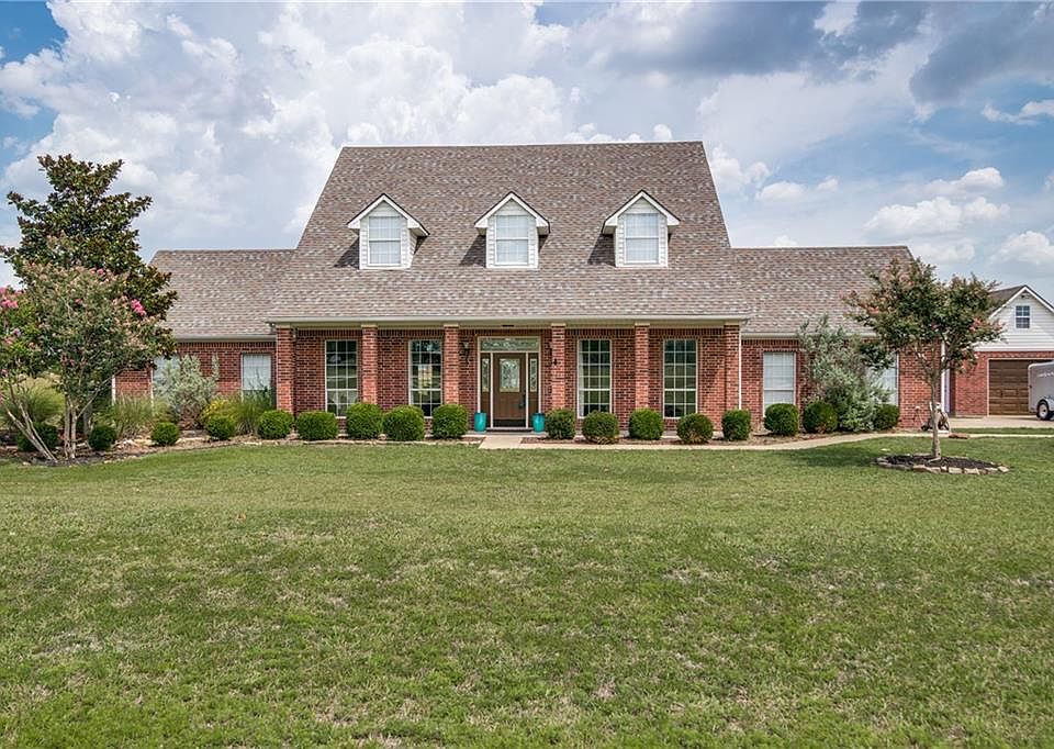 1st image of 678 Peggy Ln