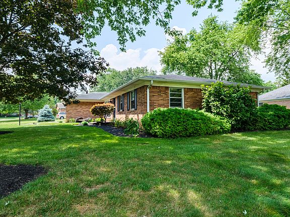 4th image of 7422 Glenfair Ct