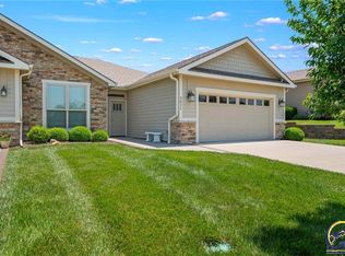 5611 Chimney Rocks Cir, Lawrence, KS 66049