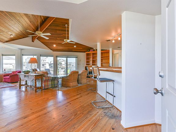 3rd image of 4203 Ghost Crab Ln