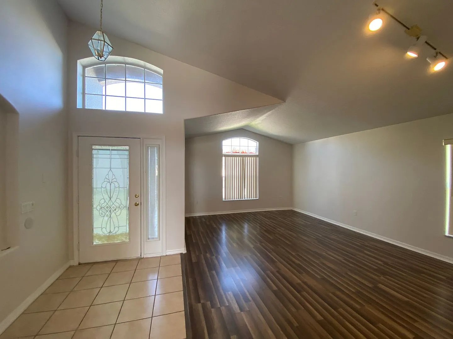 Charming 3-Bedroom Home with No Rear Neighbors Available Now! — Photo 4