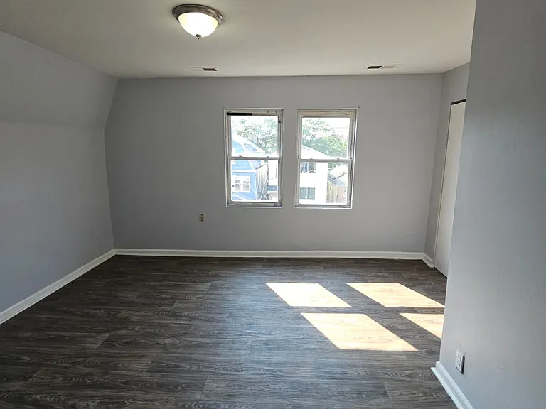 181 N 12th St #3 — Photo 21