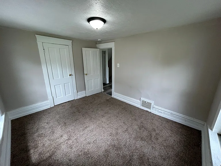 109 Kent Ct — Photo 24