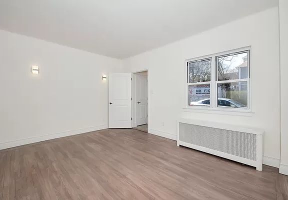 4th image of 5824 Spencer Ave