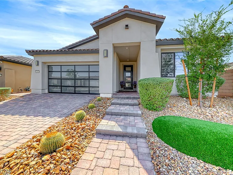 57 Stone Yucca Ct — Photo 2