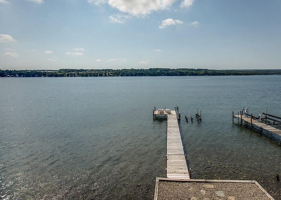 2nd image of 1915 W Lake Rd #Py