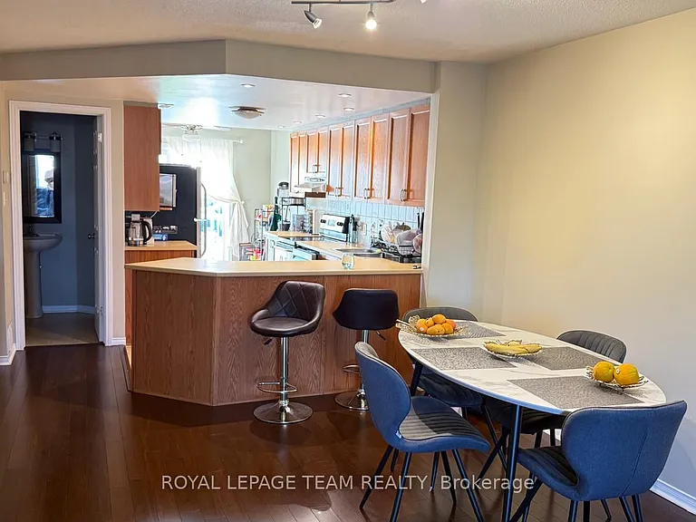 390 Crownridge Dr — Photo 8