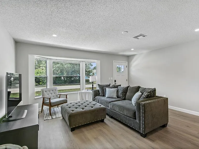 7113 Regina Dr — Photo 10