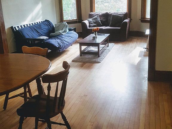 3rd image of 3655 N Janssen Ave #1