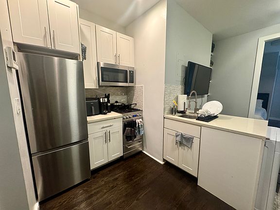 2nd image of 234 E 88th St APT 1C
