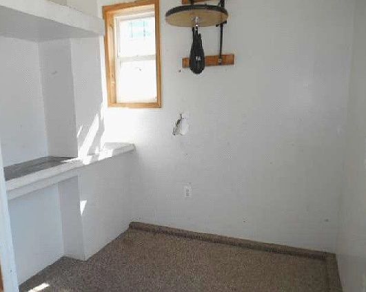 4th image of 63 Lewis Ave
