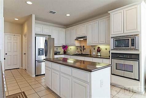 2nd image of 4217 Woodcrest Ln