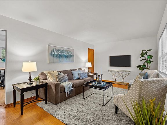 3rd image of 3430 Valleywood Dr