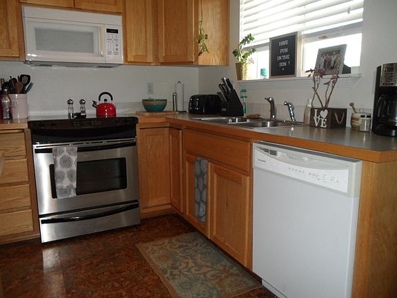 4th image of 1537 N Tanzanite St